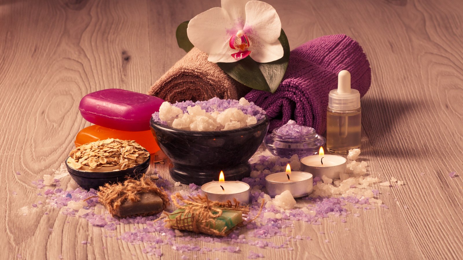 30 Thai + Swedish Therapy